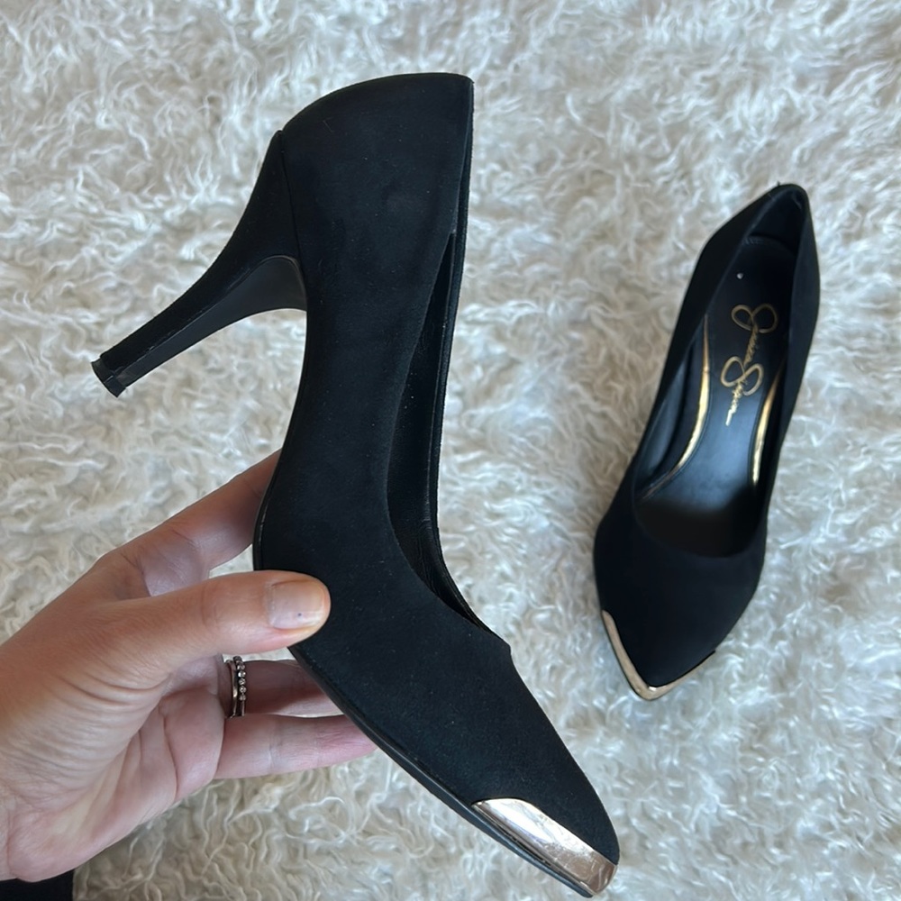 Jessica Simpson Black Suede Heels/pumps/Shoes Sz 8.5B Pointed Gold metal Toe
